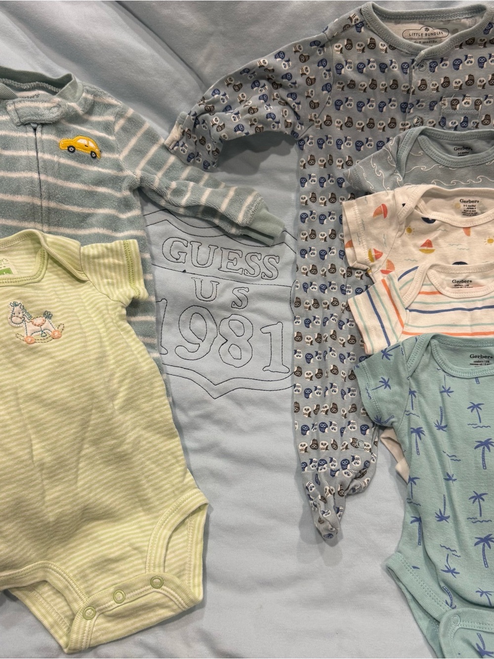 8pc NB 0-3m Boys Bundle Lot Guess Baby Carters Gerber Blanket Onesie Footie